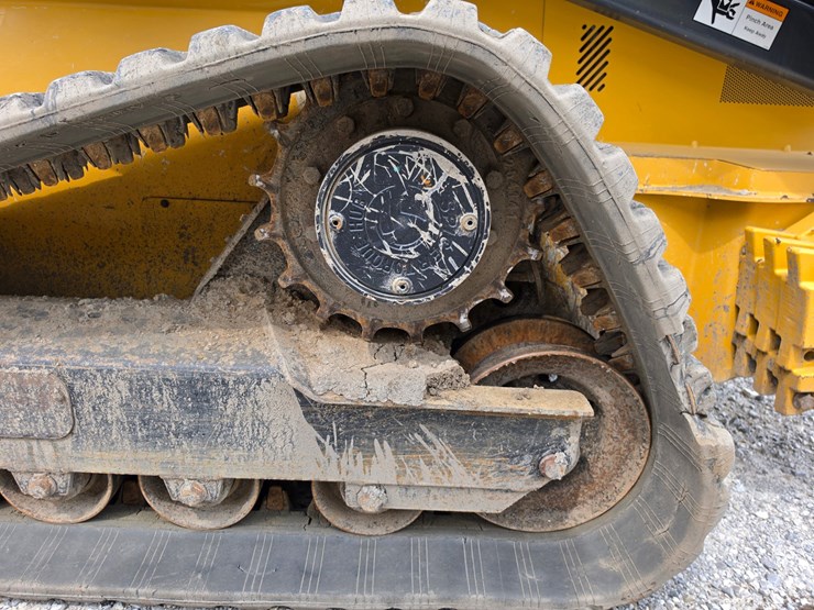 2014-deere-333e-image-15