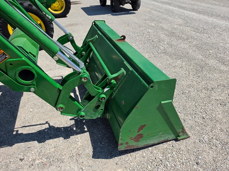 2022-john-deere-5045e-image-6