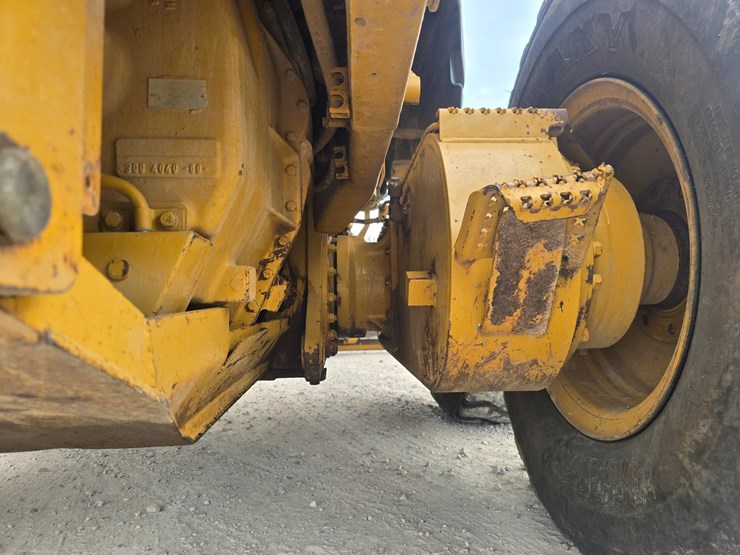 2007-caterpillar-12h-image-57