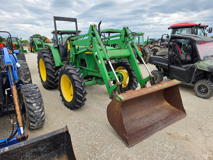 2000-john-deere-6210-image-22