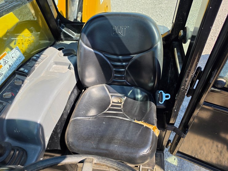2016-caterpillar-th255c-image-8