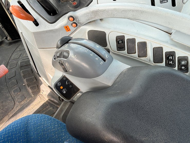 2014-new-holland-t6.165-image-19