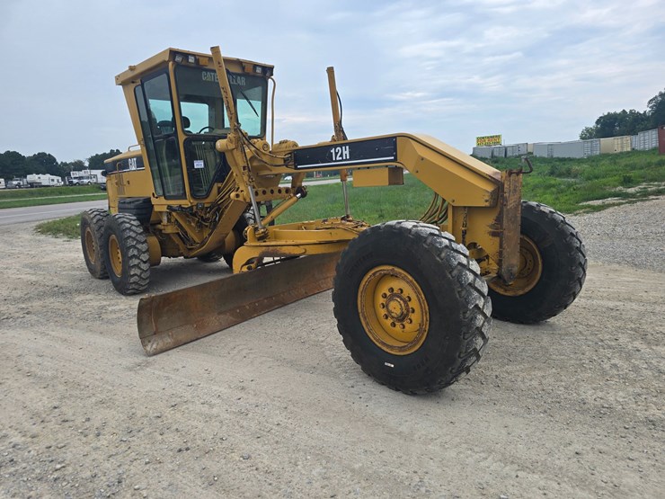2007-caterpillar-12h-image-27