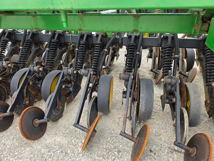 1992-john-deere-750-image-11