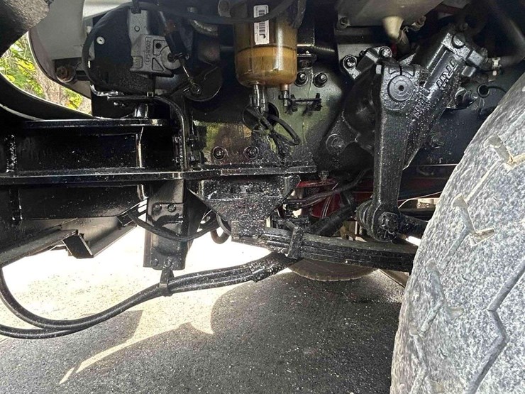 2019-freightliner-m2-106-image-22