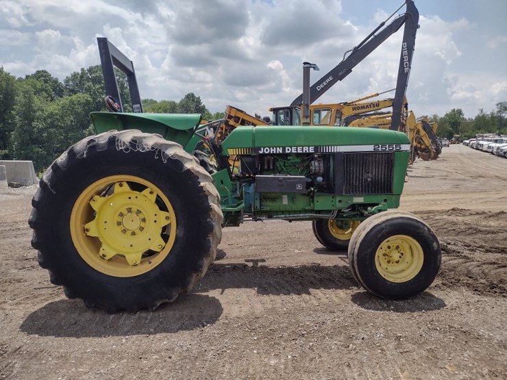 john-deere-2555-image-3
