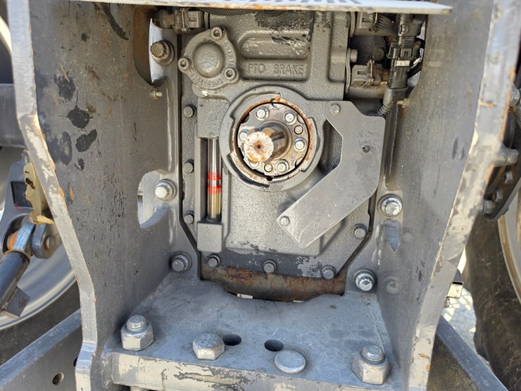 2021-massey-ferguson-6713-image-13