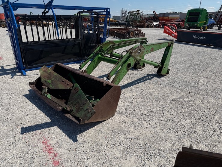 john-deere-158-image-11