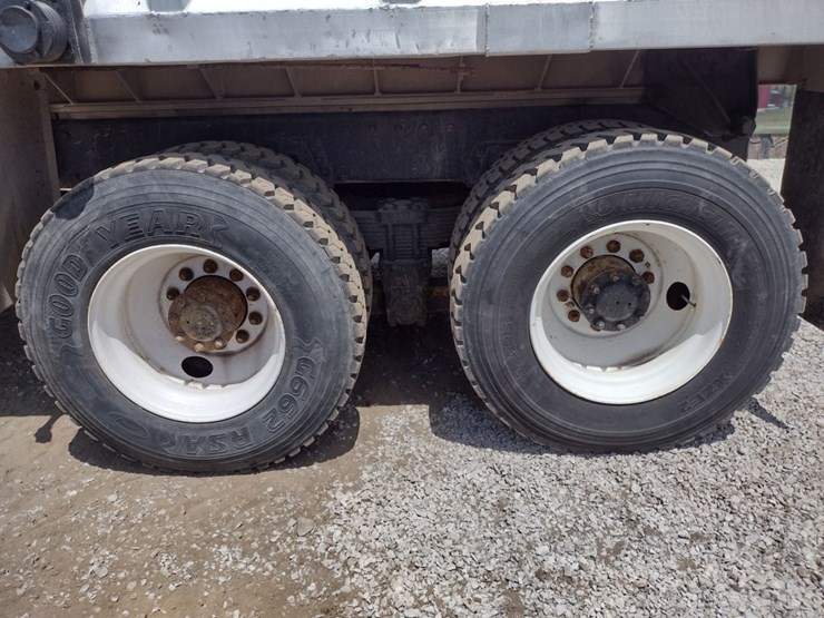peterbilt-357-image-20