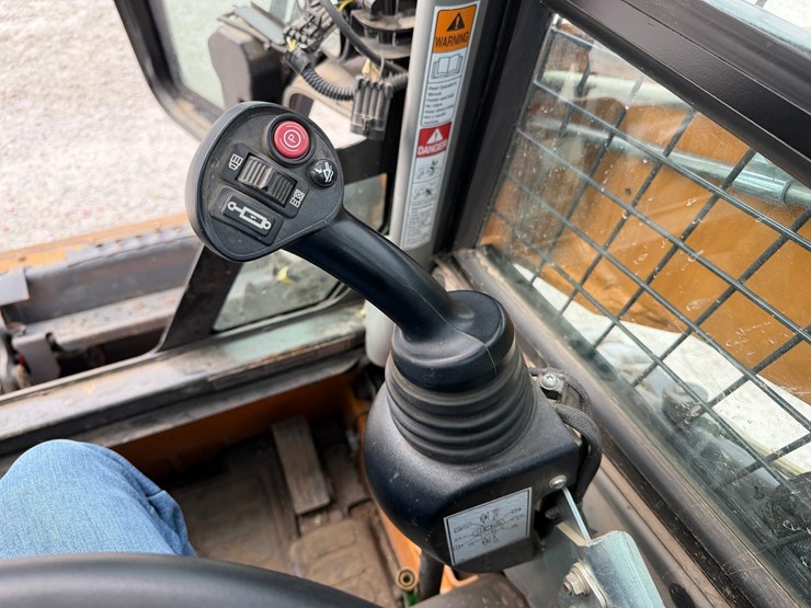 2019-case-tv450-image-9