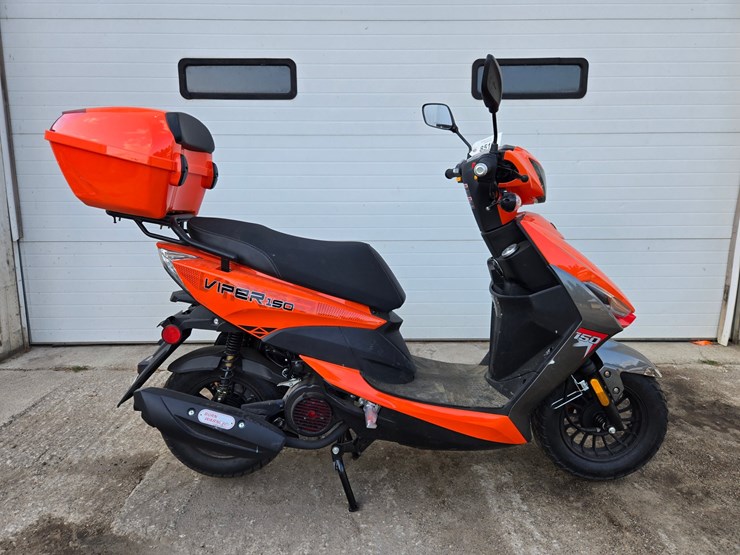 #8512-•-viper-150-moped-image-1