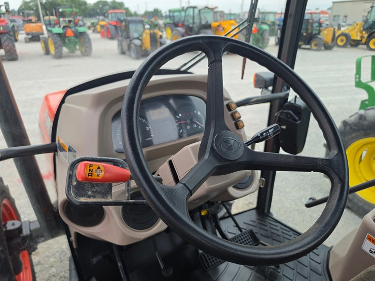 2016-kubota-m7060-image-18