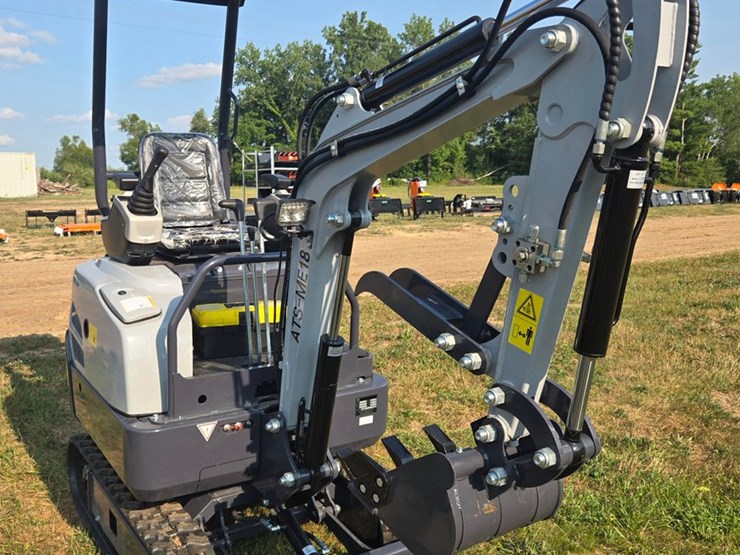 #8803-•-ats-me18-mini-excavator-image-7