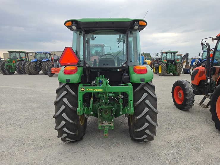 2023-john-deere-5100e-image-16