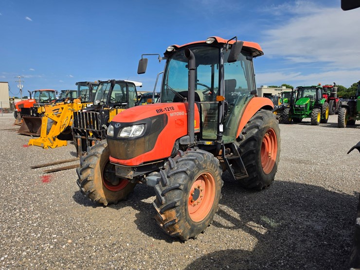 2017-kubota-m7060-image-1