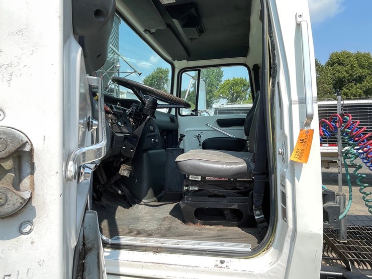 1990-ford-l8000-image-53
