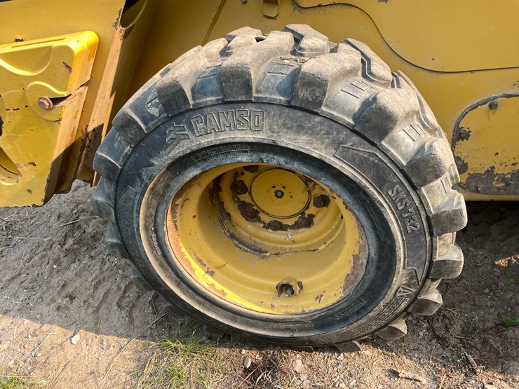 caterpillar-242d-image-60