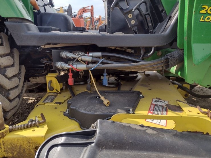 john-deere-2305-image-29