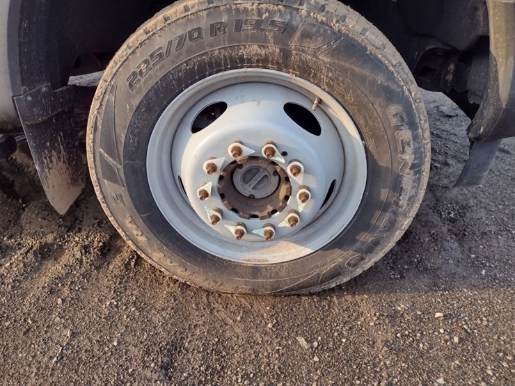 ford-f550-image-25