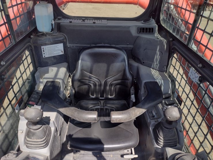 kubota-svl65-image-11