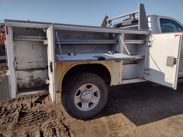 dodge-3500-image-32