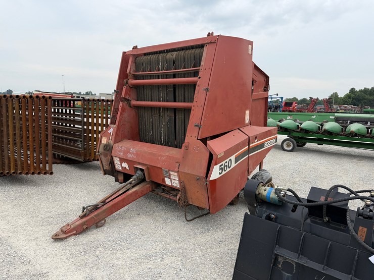 hesston-560-image-10