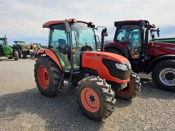 2017-kubota-m7060-image-41