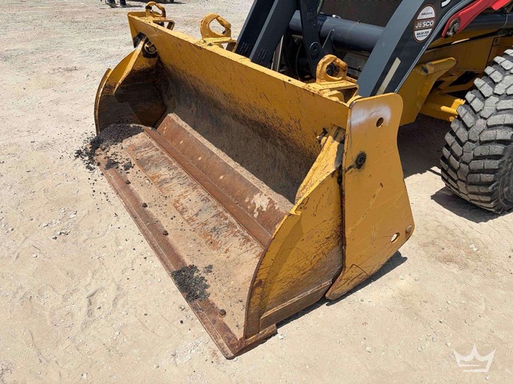 2020-deere-310l-image-24