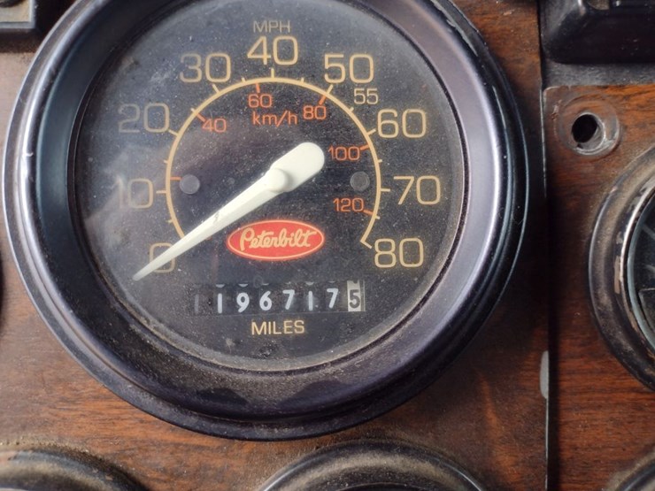 1995-peterbilt-378-image-8