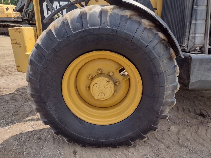 caterpillar-th83-image-24