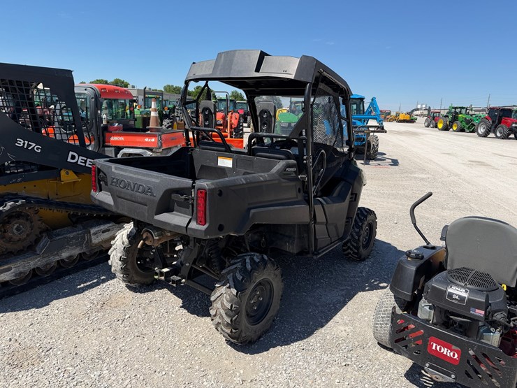 2021-honda-pioneer-700-image-13