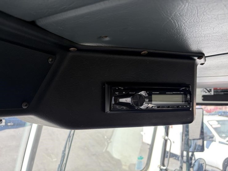 2011-autocar-xpeditor-image-23