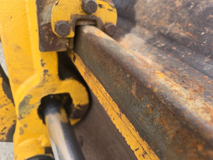 2007-caterpillar-12h-image-47
