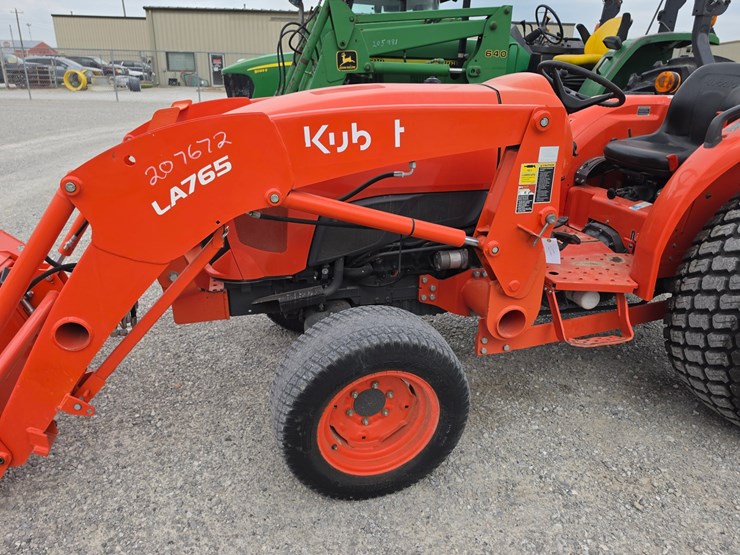 2021-kubota-l4701-image-7