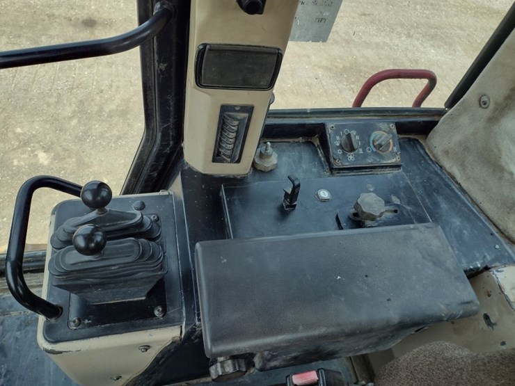 caterpillar-953c-image-9