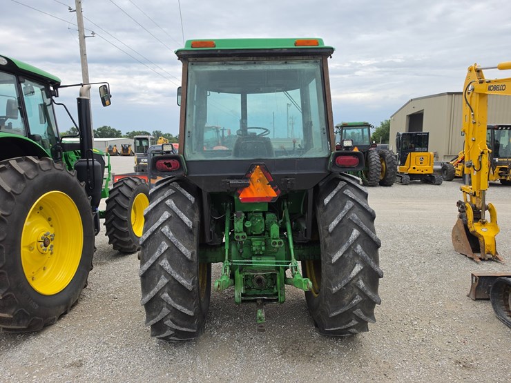 john-deere-4040-image-6