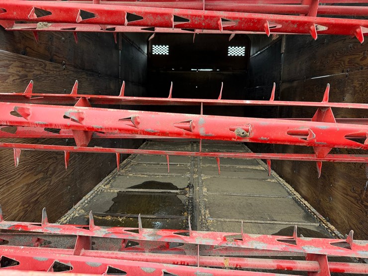 new-holland-816-image-5