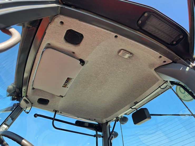 2019-kubota-m7-172-image-10