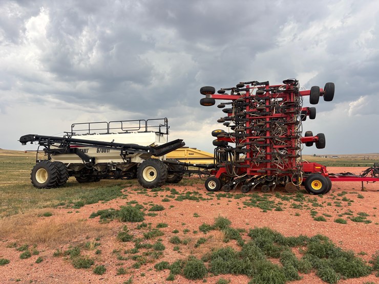 2011-bourgault-3310-75-image-4