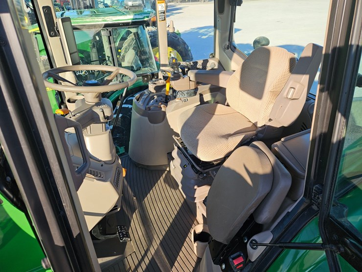 2024-john-deere-6175m-image-10