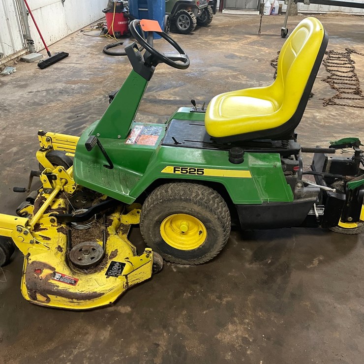 JOHN DEERE F525