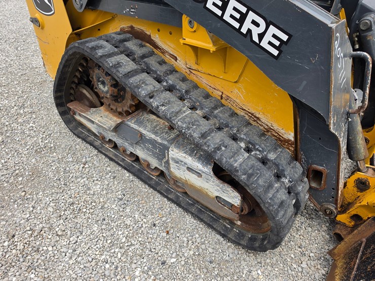 2022-deere-317g-image-21