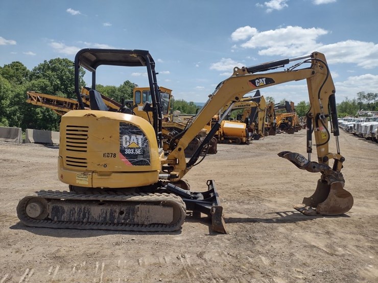 caterpillar-303-image-3