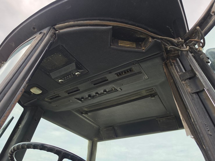 john-deere-4040-image-12