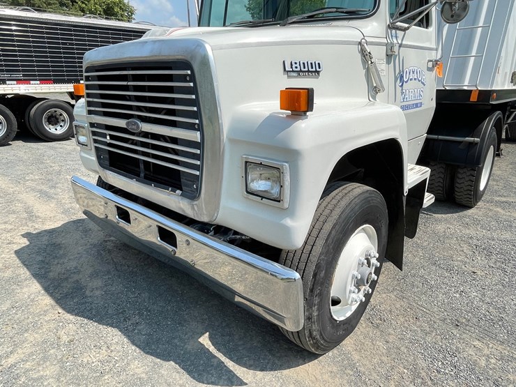 1990-ford-l8000-image-7