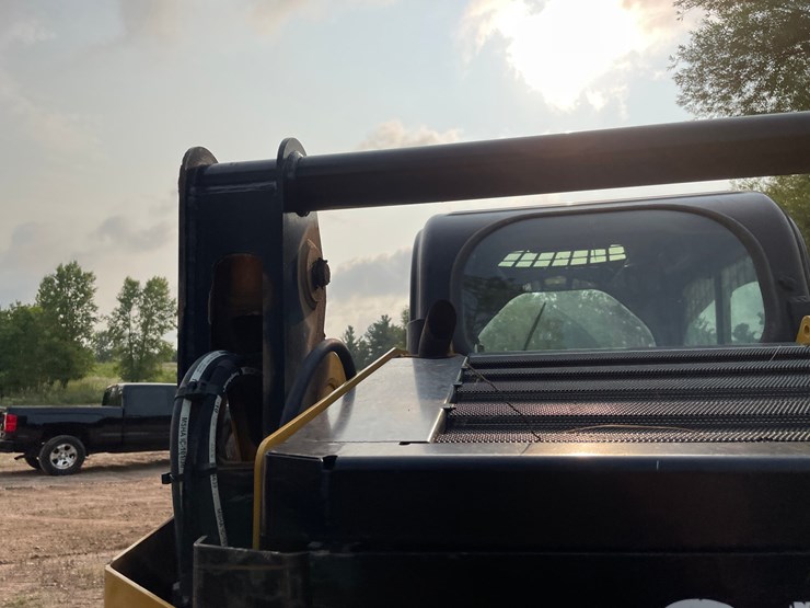 caterpillar-242d-image-45