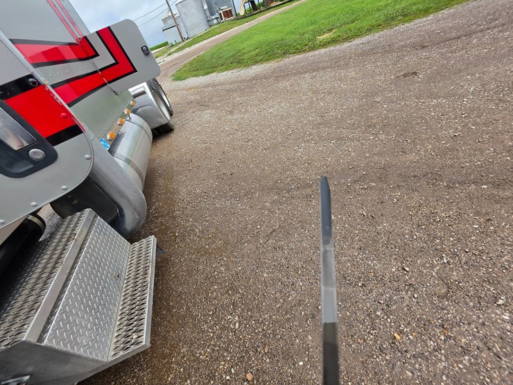 2006-peterbilt-379-image-105
