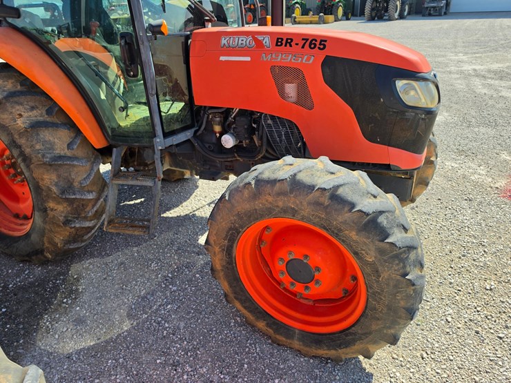 2014-kubota-m9960-image-37