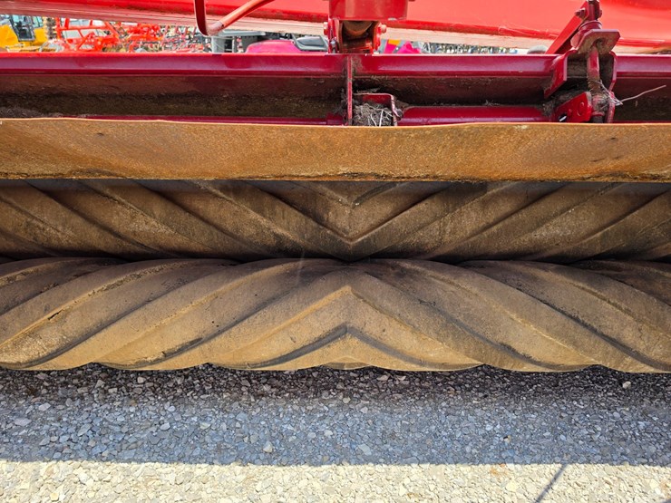 2013-new-holland-h7230-image-9