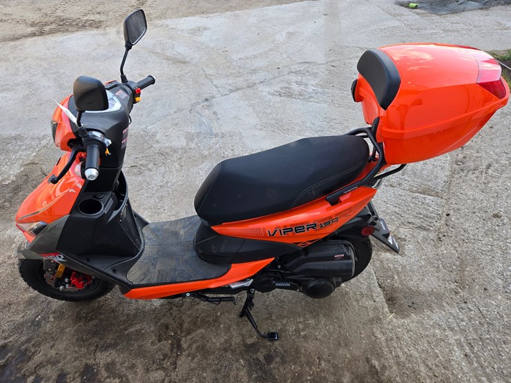 #8512-•-viper-150-moped-image-6